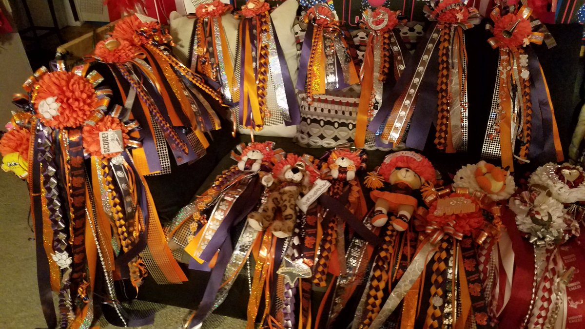 MaryJanePiwa's tweet photo. Homecoming is my favorite time of the year.
Order your Mum or garter 424-5540. Any color any school.
#Homecoming #hoco18 #phslobos #texastradition #selenasgifts #mums #garters https://t.co/BWeZ0M432K