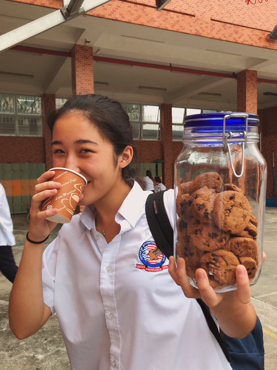 aispromcomittee's tweet photo. PTC conferences not going well? Come by the Prom Committee bake sale for a sweet treat! @aishongkong @jelliot15 #aisprom2019 #redbrick125 https://t.co/kQnfEI2G90