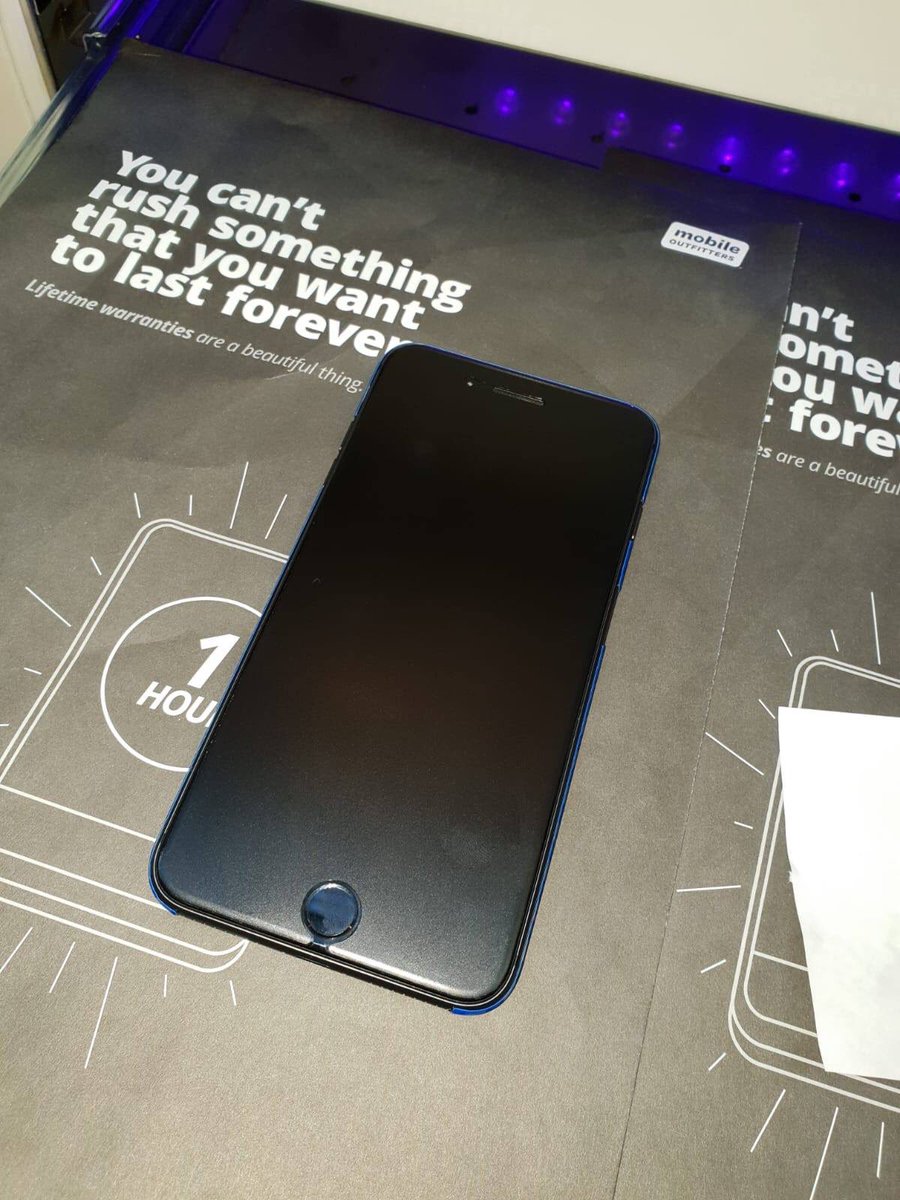 MoutfittersUK's tweet image. Our #Matte protection offers #scratchproof and #antifingerprint protection. Now you can use your phone without the worry of seeing lost of fingerprint marks on your phone.

For more information about our matte #protection, pop down to our #kiosks.

#MobileOutfittersUK