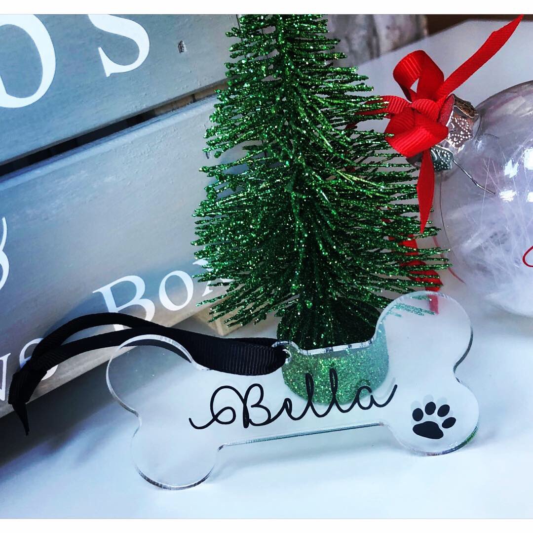 For all you dog lovers out there🐾🐾 lilybobs.com #baubles #christmasplanner #christmas #homeideas #christmastreats #mumsthatshop #mumsinbusiness #mumswhostyle #lovetohome #creativeinteriors #decorshopping #festiveideas #festiveinteriors #lilybobs #lilybobsgifts