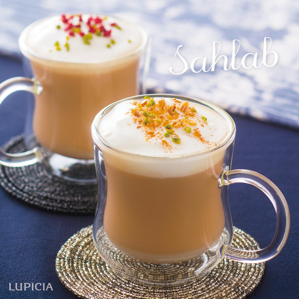 Lupicia ルピシア エジプトの冬の飲み物といえば とろみのついた甘いホットミルク サハラブ とろみのおかげで飲んだ後は体ぽかぽか お腹もいっぱい 日本のミルク葛湯に似ていますが 自宅で手作りするならルピシア流にお茶を使ったアレンジも Lupicia ルピシア エジプトの冬の飲み物といえば とろみのついた甘いホットミルク サハラブ とろみのおかげで飲んだ後は体ぽかぽか お腹もいっぱい 日本のミルク葛湯に似ていますが 自宅で手作りするならルピシア流にお茶を使ったアレンジも