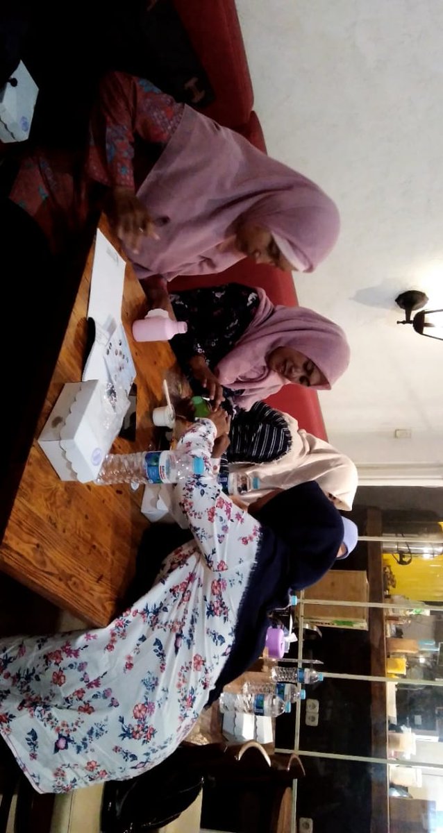 genbi_jember's tweet photo. [KAMPOENG RECYCLE JEMBER]
.
Pagi ini Kampoeng Recycle menghadiri undangan dari Alfamart Jember loh.. 
Berkesempatan hadir sekaligus menemani Ibu-ibu Bank Sampah Kampoeng Recycle  untuk mengisi materi tentang Decopage dan Kegiatan Kampoeng Recycle lainya....  
. https://t.co/2Nm3iXWy5c