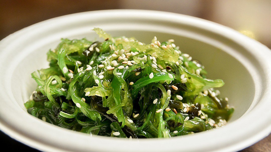 2ndAndHigh's tweet image. Who is in the mood for some Wakame (seaweed) Salad? It's not only delicious but healthy, too!  Health benefits of this super food include its ability to aid in weight loss, lower cholesterol, boost energy levels, &amp;amp; maintain hormonal balance!