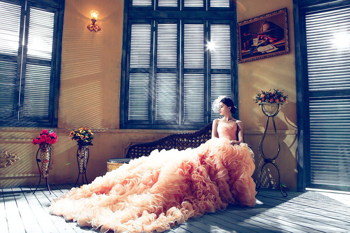#Trend #sposa 2019: un abito colorato per il tuo #matrimonio >> bit.ly/2PttBAi