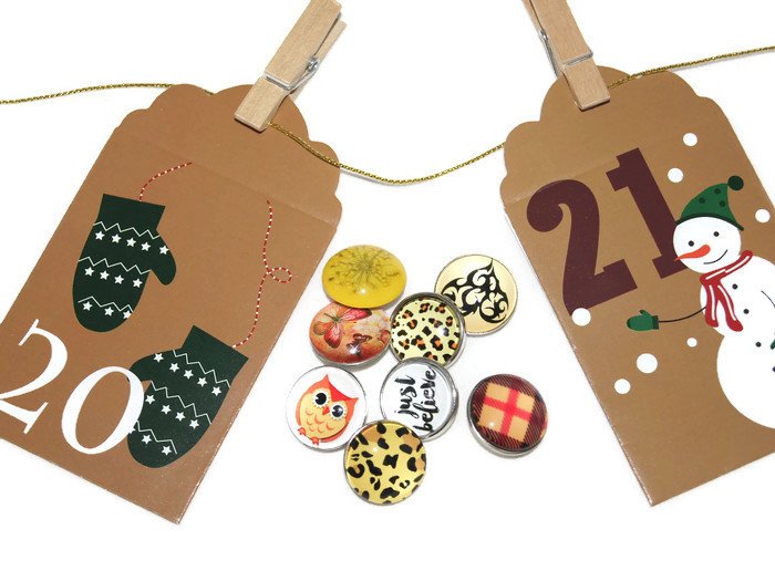 CreativePuddles's tweet image. Adults deserve advent calendars too! Move over kids, this one&apos;s for us!! 2 bracelets, 21 charms AND a surprise in the last window! creativepuddles.com/collections/gi…
#FierceBloggers #FemaleBloggerRetweet #blogginggals #Womeninbusiness #womaninbiz @_bloggersrt_ #adventcalendar #christmasgift