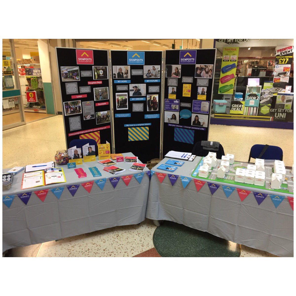 signpostsso's tweet photo. Join us in @TheMallLuton outside @LutonTown we will be until 14th October

We aim challenge the perception and labels of homelessness. https://t.co/Zx58RitGIf