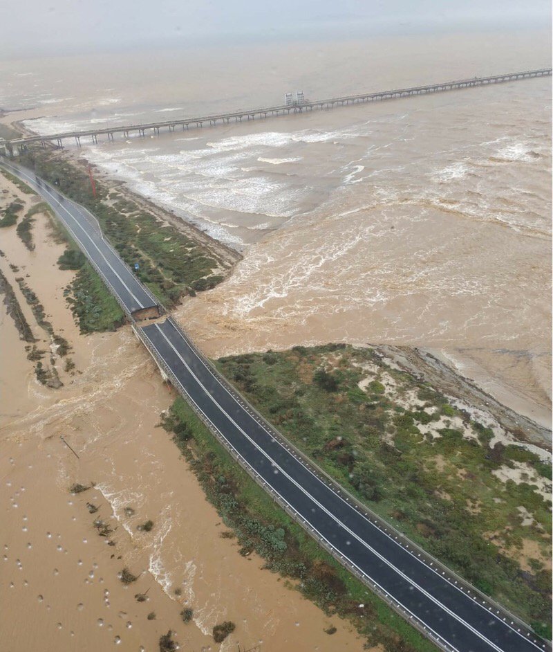 cordella_f's tweet image. Non è più possibile confinare il problema dei disastri ad una mera politica di gestione delle emergenze #iononrischio2018 #maltempo #Sardegna #vigilidelfuoco