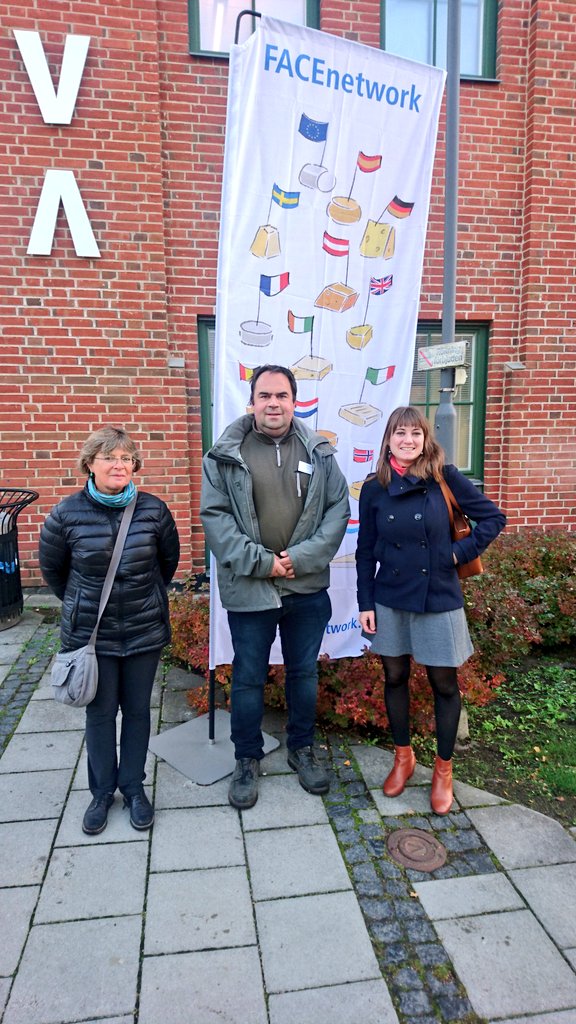 ReseauFnpl's tweet image. Deuxième journée du congrès annuel de #FACEnetwork en #Suède  pour la délégation française #FNPL et #FNEC : au programme, de nombreuses conférences sur divers sujets en relation avec la production laitière fermière 🐑🐐🐄

#CeuxQuiFontLeLait #Fermier
#Lait #LaitCru #Fromages