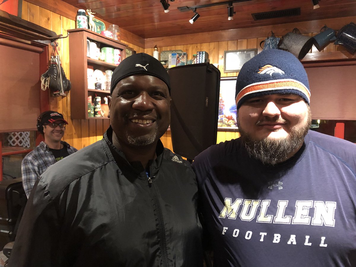 LukePattersonLP's tweet photo. One of the greatest Buffs @CUBoulder, first round @NFL draft pick, accomplished PRO. Co-Host of @CecilLammey and @mipritchard @1043TheFan. #dropthemicpritch #cecilsfreshtake #Indepthanalysis https://t.co/aT2vbeXUmz