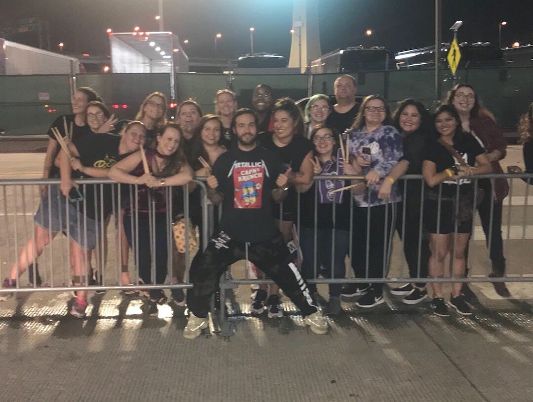 breezyyyautumn's tweet image. Tonight was not real. Thank u @falloutboy once again for another unforgettable night added to the books. Never thought I could FINALLY say I got to meet @PatrickStump &amp;amp; @petewentz from my absolute favorite band that I’ve loved for so so long. I love you &amp;amp; am forever thankful😭❤️