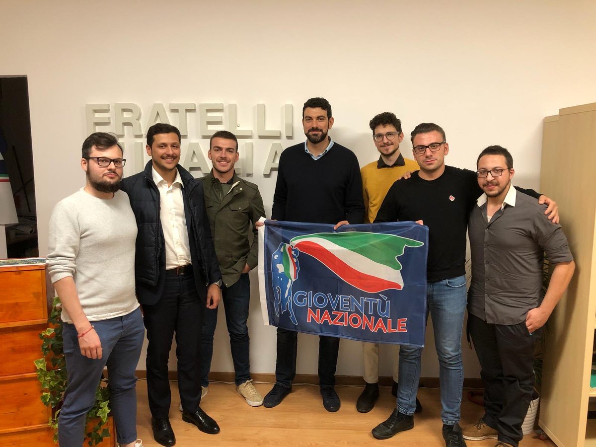 GN_Milano's tweet photo. “Tour nei Municipi” 
Serate di formazione politica con i consiglieri municipali di Fratelli d'Italia #Milano; ieri sera prima tappa del tour con Riccardo Truppo, Presidente della Commissione Sicurezza, Mobilità, Commercio del #Municipio2. 
#Azione e #Formazione politica 💪🏼 🇮🇹 https://t.co/MZ2x6lQhtM