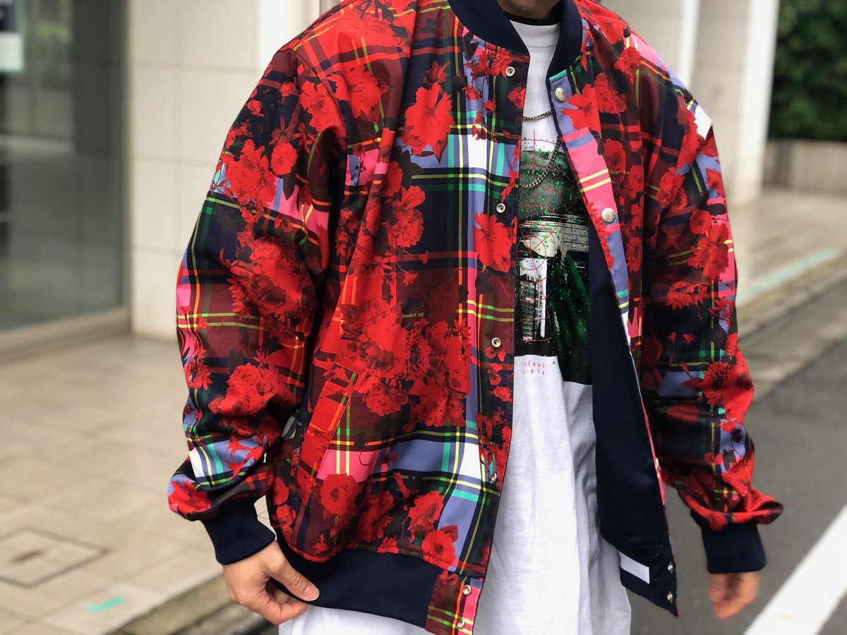 Jacket】 リバーシブル仕様になったジャケット、グラフィカルな