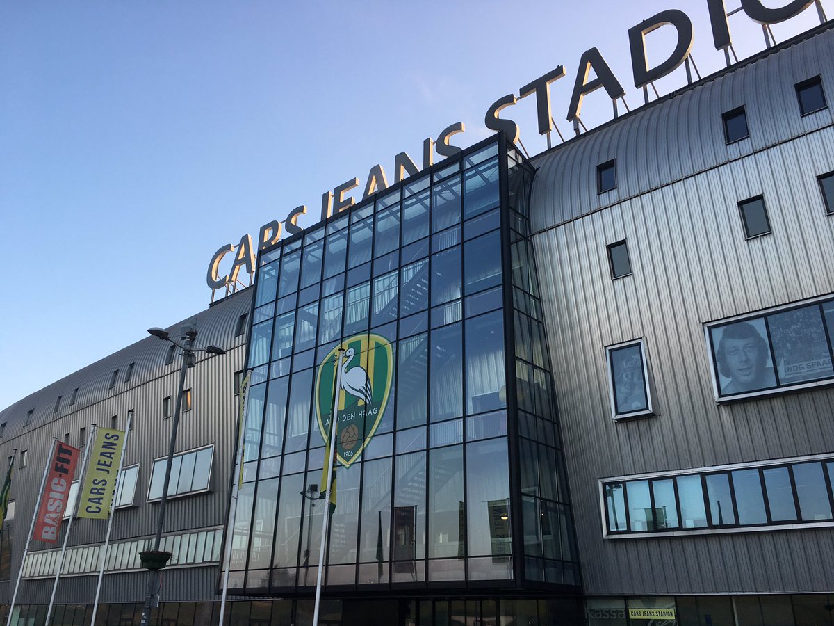 cvimc's tweet photo. Gisteren hebben ICTstudenten van @rocmondriaan in het Cars Jeans Stadion #ADOstadion de #SkyBoxen geïnventariseerd qua techniek. Zij gaan CvI en de presentatoren ondersteunen tijdens Dé CvI Conferentie op 27&amp;28 maart 2019 #cvimc #primalunchook https://t.co/mTNvc8Nbo4