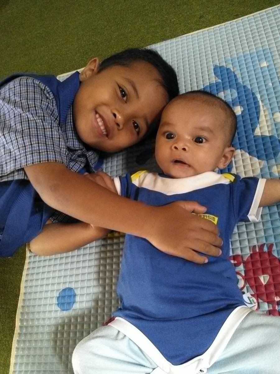anak-anakku sudah gede lagi kalian nak..😘