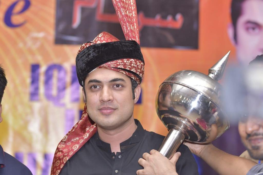 seerat3746's tweet photo. shah jee be like:
چلو آؤ جانبازوں آج اس سے چھاپہ مارنے چلتے ہیں ۔😂😂🙈🙈🙈
#AchaSorryBoss
@iqrarulhassan https://t.co/PK40iZmqX7