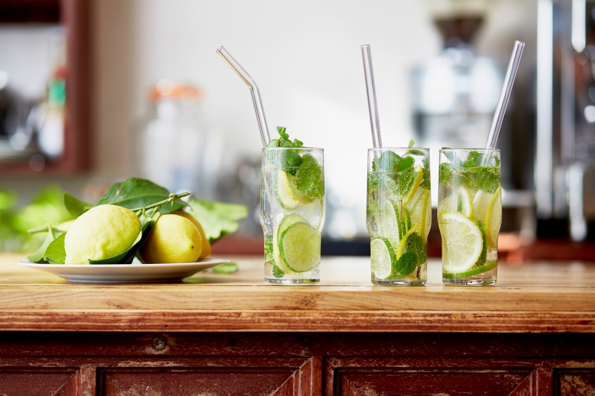 METRO_DE's tweet image. Eine Strandsäuberungsaktion im Thailandurlaub inspirierte die Gründer von #HALM zur Entwicklung eines Mehrweg-Glastrinkhalms, mit dem man gleichzeitig Abfall vermeiden und  Getränke stilvoll genießen kann. #NXFood #startup metro.de/blog/halm /bh