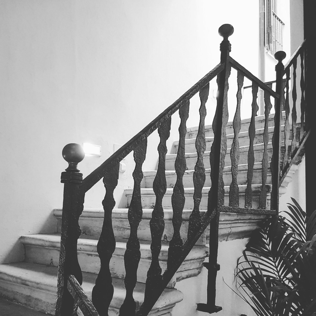 littdiva's tweet photo. Interior detail #palma #Mallorca #travel #globalnomads #postcardsfromtheworld https://t.co/q2qFJa8NTZ
