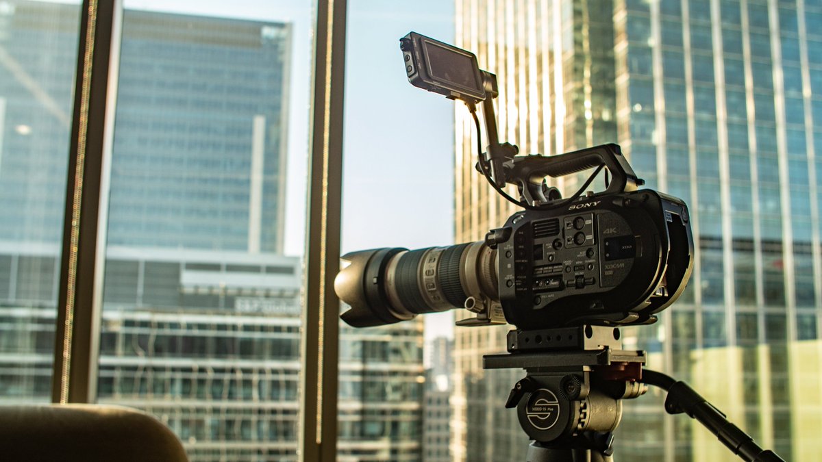 Squeezedmedia's tweet photo. We're on set today, all set up, ready for shooting an interview with one of our clients. https://t.co/VPIvhGnVin