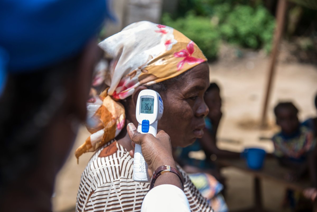 WHOAFRO's tweet image. As #DRC battles its 10th #Ebola outbreak, @WHO is supporting the 9 neighbouring countries in strengthening surveillance and preparedness to prevent disease’s spread. But with a 75% shortfall, urgent funding is needed to address gaps that remain.