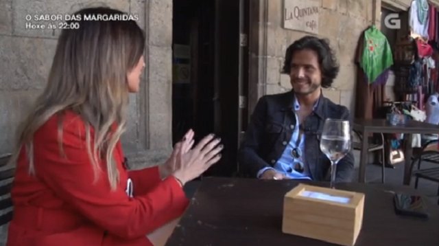 TVGalicia's tweet photo. #Tendencias2 na TVG Non o perdas, xa na nosa web  https://t.co/lMCx5VUaAn co cantautor santiagués @FrediLeis 😍 🎼#MaísAlóDaMúsica Poñerá no seguinte concerto o agasallo de #NuriaGómez?  @elsavadeboda 👗👠 @m_abastos @Ocurrodaparra 🍽#STOUPA 🎨 #OSemáforoDeBares  🌊 https://t.co/NPlpgfBFPT
