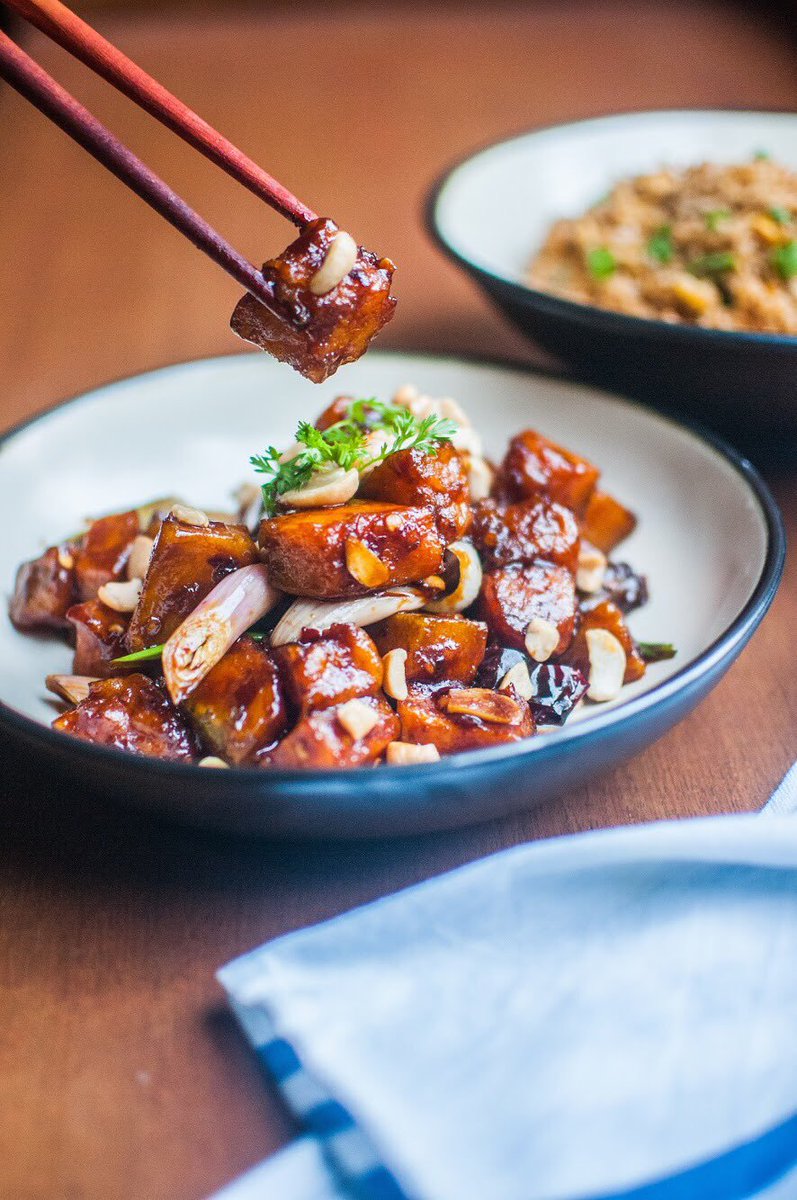 AtShizusan's tweet photo. On Thursdays, we pick red ✨
Pictured here is the Kung Pao Red Pumpkin that is inspired by the Buddhist cuisine. 

What makes this a hot-seller is the mildly sweet taste of the pumpkin, coupled with the sweet &amp; spicy Kung Pao. 

Try this on your next visit to Shizusan. https://t.co/IJpnLDB8I6