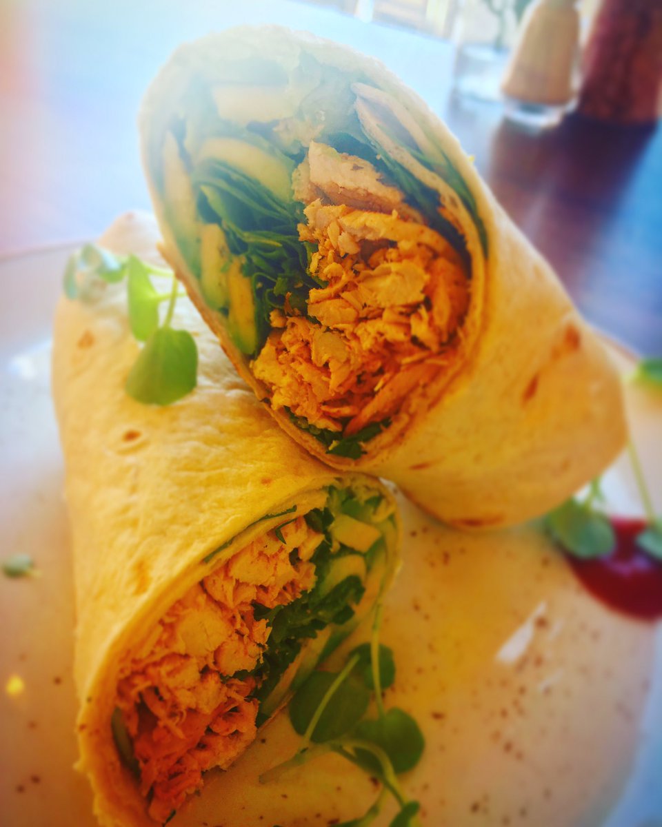 BelfastHatch's tweet photo. Back with the our special & we brought the cape back to wrap it all up in!
Shredded chicken is packed in with rocket, fanned avocado & our house Cajun mayo!
Na Na Na Na Na Na Na Na Na Na Na Na Na Na Na Na Wrap Man! 🦇
🥚❤️🐔🤗
#hatchbelfast #superherostuff #cajuncape #wrapman https://t.co/TTDwUqepOT