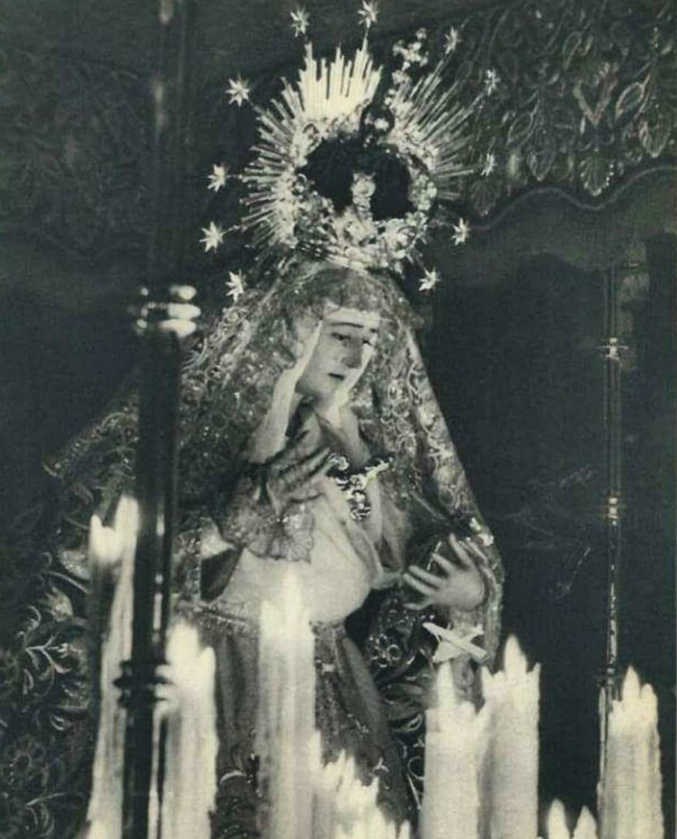 Para #estampasdeayer la Virgen de Loreto de la @HdadSanIsidoro