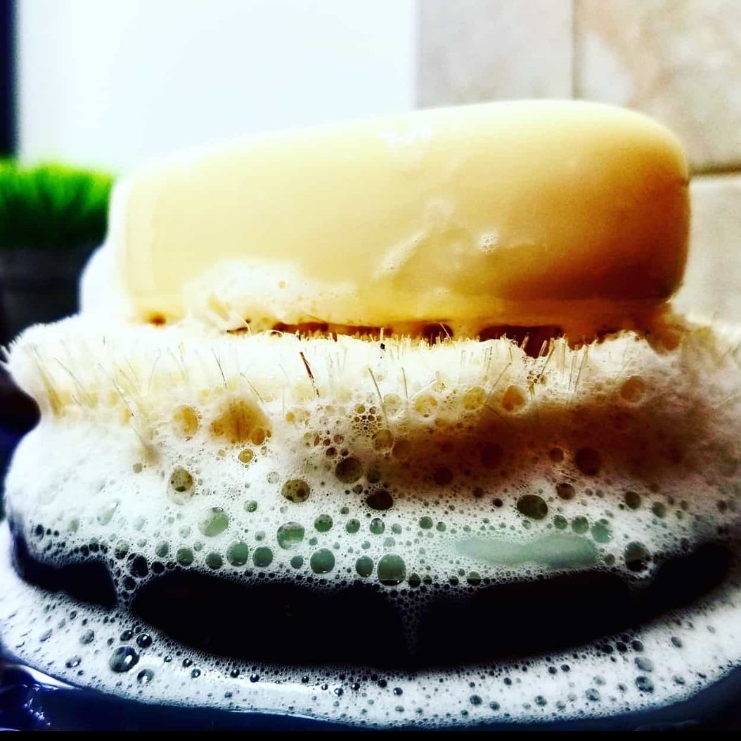 BeautifulAmore1's tweet photo. Hey guys 🖐🏽 our Lemon Poundcake vegan soap is back on the menu for the fall and winter season! This decadent soap is irresistible!
#BeautifulAmoreSkincare
#BeautyInfluencer #SkincareMogul #SoapLady #MadeWithLove #SoapQueen #Soapmaker #Bodycare #VeganSoap #Handmade #LemonPoundCake https://t.co/PNQMfSOsFC