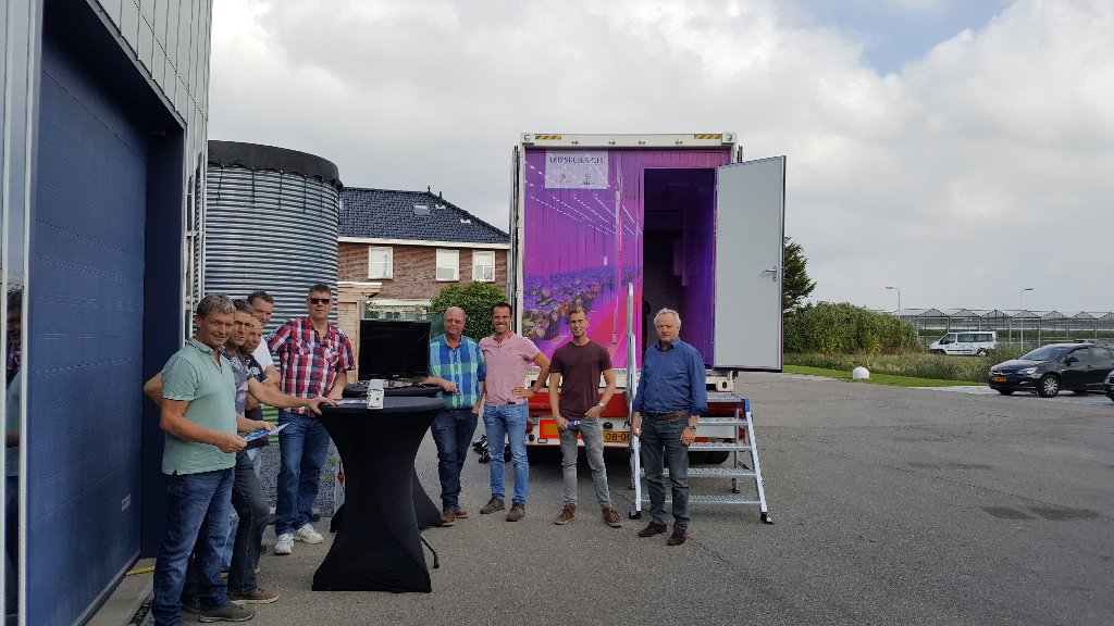 bpnieuws's tweet photo. "Iedereen wil iets met LED, maar wat?" @ledsresearch
https://t.co/eMhtugSof7 https://t.co/ANrOh3yBjc