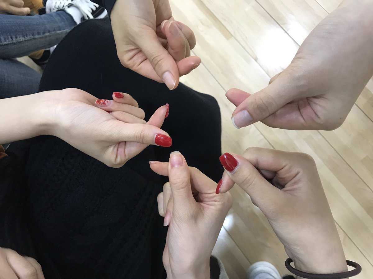 [#유니티] 
우유❤️ 지금 뭐하세요 브이라이브로 얼른 모여라아아아🙆🏻‍♀️💕
#UNIT