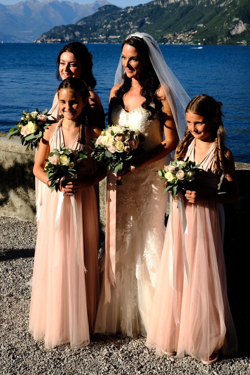BellaLayna's tweet photo. Beautiful Bridesmaids ✨💕 #MrsRobinson #Wedding https://t.co/A1gSOO1INL