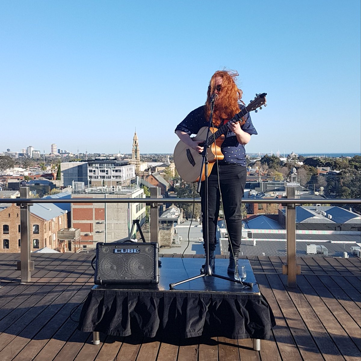 Deakin's tweet photo. The recipients of the 2018 #DeakinAlumniAwards to be named and honoured shortly, but first we’re being serenaded by @listentomiller 🎶 https://t.co/hprugPqHhJ