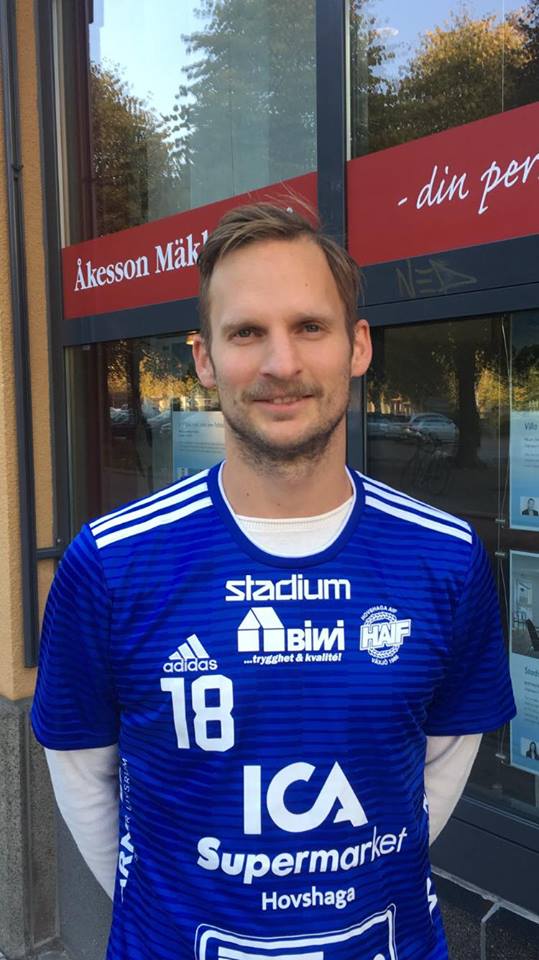 Filip Kjellsson är klar för spel i Hovshaga AIF.

En längre intervju kommer!

svenskalag.se/haif-innebandy…