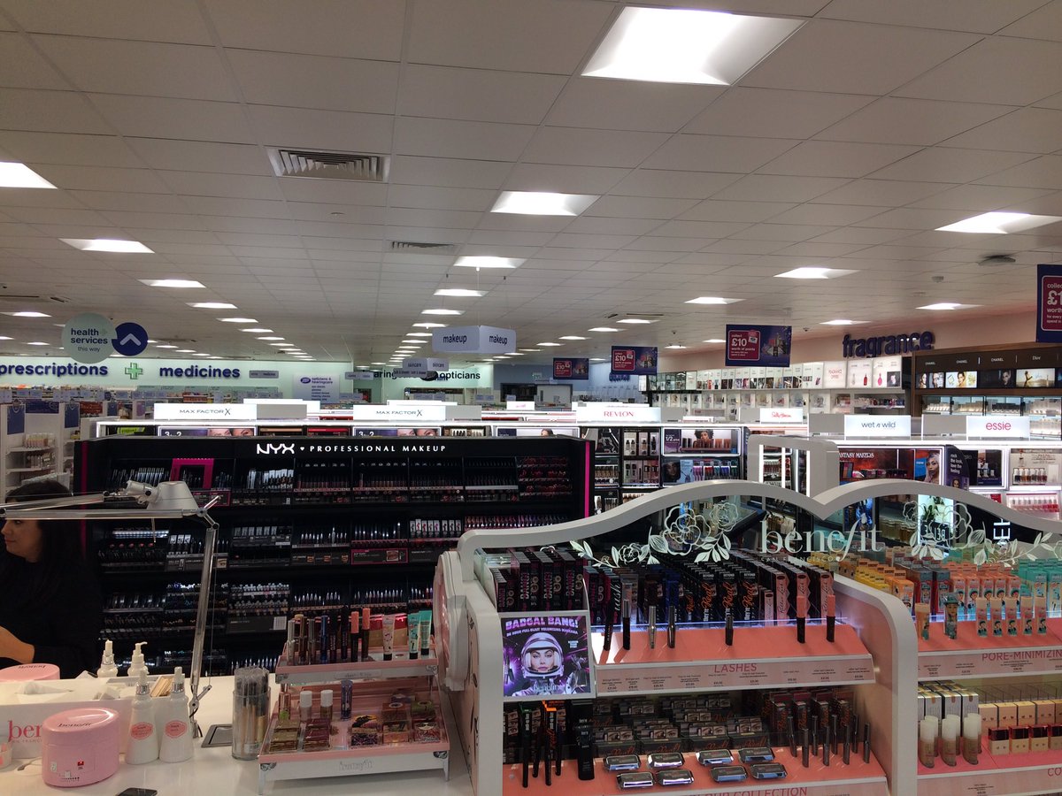 debiharrop's tweet image. Fabulous new #boots and #BootsOpticians and #bootshearingcare open today #thorpepark #Leeds