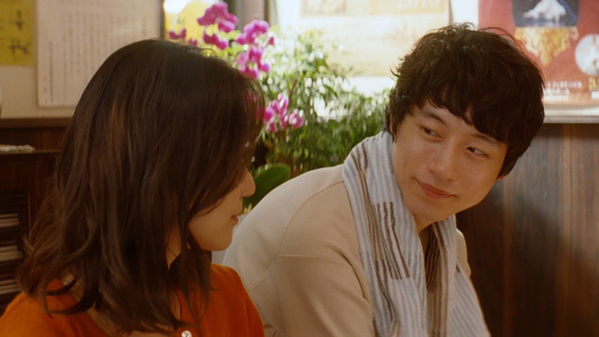 oricon's tweet photo. 【動画】坂口健太郎＆大島優子、お互いの癖を知ってる夫婦がほっこり
https://t.co/yyDUpFhJZT

#坂口健太郎 @kentaro_s_711 #大島優子 @Oshima__Yuko #CM #銭湯 https://t.co/uUkqeGxCmG