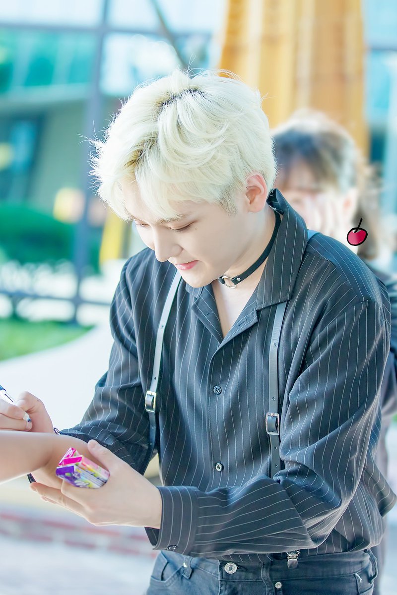 B_Fruit_Family's tweet photo. 180831 일일 팬매니저 이벤트

#빅플로 #BIGFLO #거꾸로 #emphasize
#성민 #오성민 #체리성민 #SUNGMIN
@BIGFLO_SUNGMIN https://t.co/k7N6R6RBEX