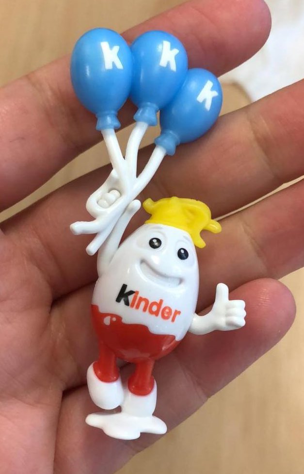 zaahir_edries's tweet photo. White hood - ✔️
Can only make out eyes & mouth - ✔️
Arian like blond hair - ✔️
KKK prominently displayed - ✔️
I think we got us a racist #KinderSurprise
#makeCandyGreatAgain #whitechocolate 😬 https://t.co/OlC4xQL2m8