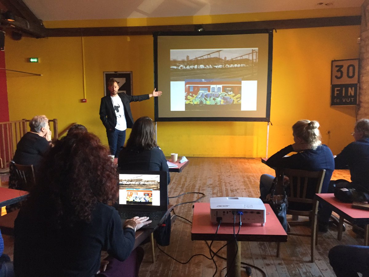 Avec les principaux bailleurs, aménageurs, services des villes du <a href="/valdemarne_94/">Val-de-Marne</a> pour évoquer le #graffiti et #streetart en ville, pr animer le sentier streetart du #GrandParis, à Gare au théâtre (@Ciedelagare), #Vitry. Avec <a href="/EYParis/">Enlarge your Paris</a>, <a href="/campus_urbain/">Campus Urbain</a>, #desricochetssurlespaves