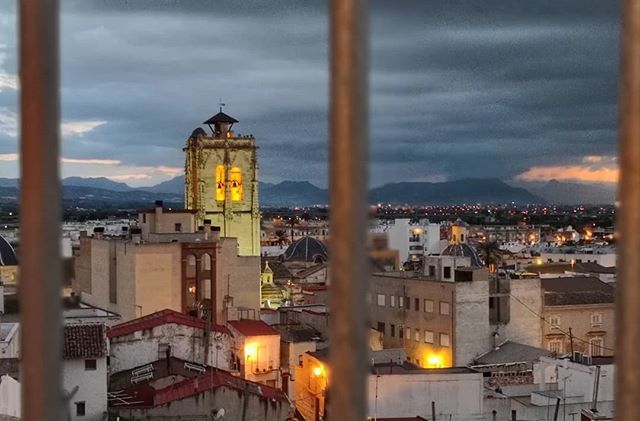 crislaurika's tweet photo. Qué bonita está al anochecer la torre de la iglesia Santas Justa y Rufina
#fujilove #orihuelacosta #orihuela #culturaorihuela #turistinfo #iglesias #igers #anochecer #monumentos #arte #torre https://t.co/Gyz0lxgZ94 https://t.co/S5MdnrrBQr