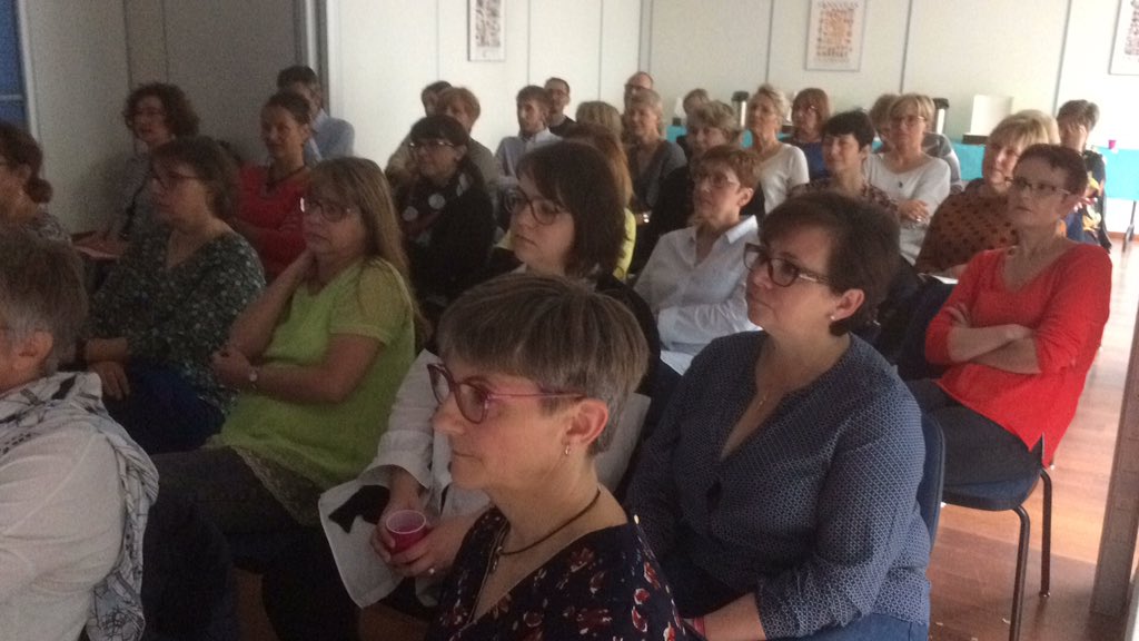 fredthomasaxa's tweet image. Grand live à nancy#axa @ehennau @Raymond_J_P @mbebear @GuyonAbinal . Ambiance studieuse