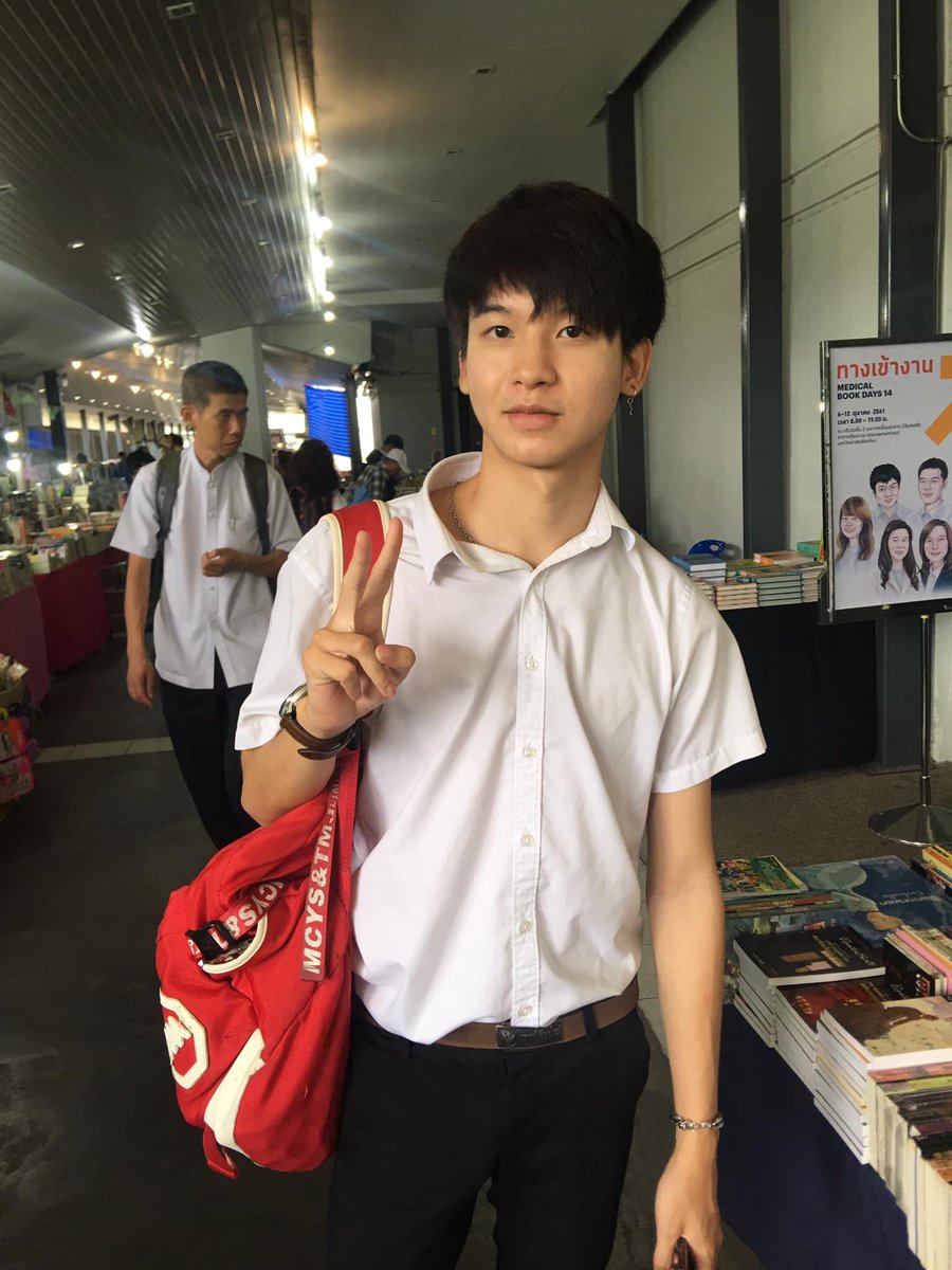 tweitfcmu's tweet photo. มาสอยดาวกันมั้ย 
มีเราเป็นรางวัลนะ 

แจ็ก แพทยศาสตร์ 61
Ig: jacky_jackk 
#ช้างเผือกอยู่ในป่า #medicalbookdays14 https://t.co/4Bhm0cSIa2