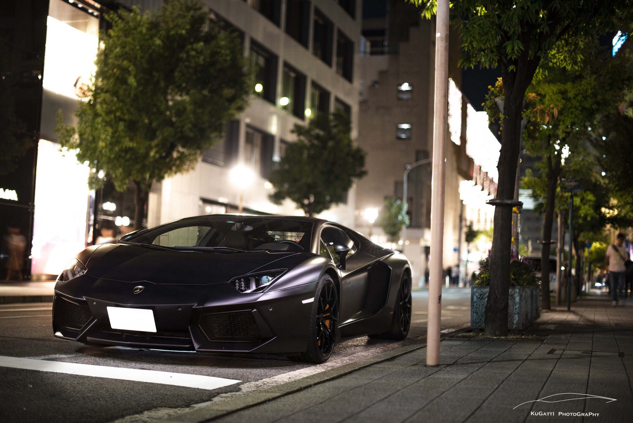 Kugatti V Twitter ランボルギーニ アヴェンタドール Lp700 4 マットブラックでカスタム無しの車両 やはり 純正が1番 暗くなってから 黒い車の撮影は難しい Lamborghini