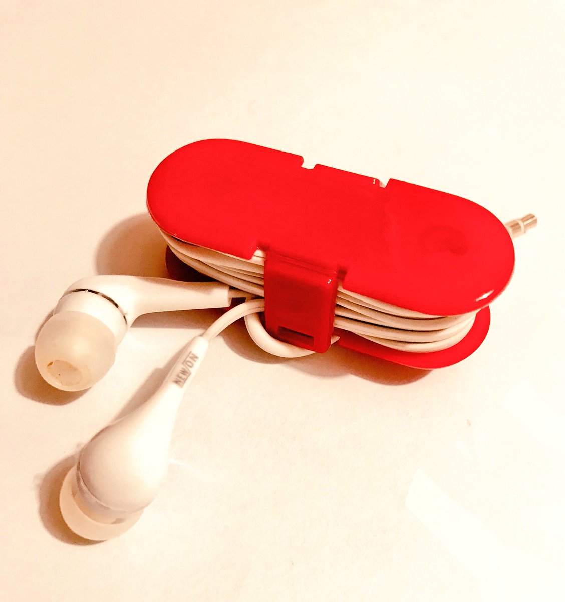 sarsakla's tweet photo. Headphone Protector / Cable Organizer #headphones #promotional #promosyon #reklam #cableprotector #organizer #BrandsBSB #iPhoneX #samsung @VARTABATTERIES1 @SocialBrandsTR @TcellPlatinum @thebrandage @cnnturkrenk #promo18 https://t.co/vlyG0F8lvA