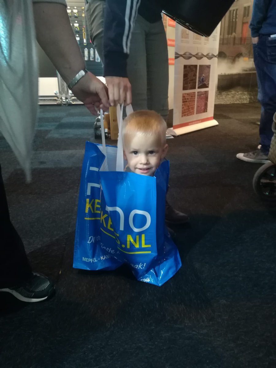 Een terugblik op dag 2 van de beurs Bouw Compleet in #Hardenberg. Op de beurs bleek maar weer dat Primo Keukens ook aan de bezoeker met een 'kleine beurs' denkt.

U kunt vandaag ook nog onze #stand bezoeken. De beurs is geopend tussen 13.00 uur en 21.00 uur.