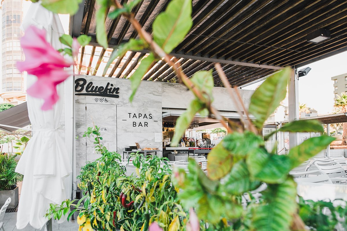 😊 El día más desaprovechado de todos los días es aquel en el que no nos hemos reído (Nicolas Sebastien Roch) 

Sonríe con nosotros! 😁

⏰ Y recuerda que nuestro horario es de 8:30 a 23:00 h

📲Pide mesa en 647 68 64 04