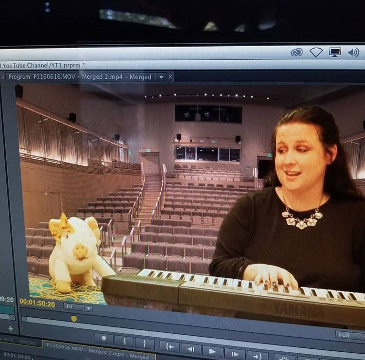 KateMcG2001's tweet photo. #theatrethursday is a treat! @thehummingbirdconservatory has launched #PuppetOpera on @YouTube - another #incredible #magnificent way my #talented and #beautiful sis is #bringingmusic #education to the world. #watch #subscribe #learn
https://t.co/j1hCUdwE1m https://t.co/DINpCr8tNs