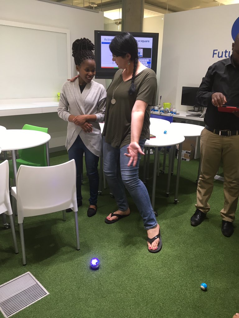 iStoreEducation's tweet photo. The amazing teachers from Prestige Schools learning about the fundamentals of coding and robotics @SpheroEdu. To run a similar programme at your school contact us on codespace@thinkahead.co.za #teacherscode #21stcentuaryskills https://t.co/oVdViDN2hi