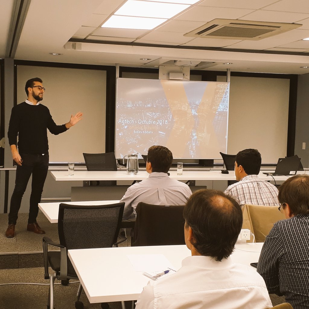 MarcoCavasotto's tweet photo. Gracias @NXTPLabs por darnos el espacio de hablar sobre #blockchain y sus casos de uso en la #agtech2018
#startups #innovation #agro #technology https://t.co/LUj2UjEpPx