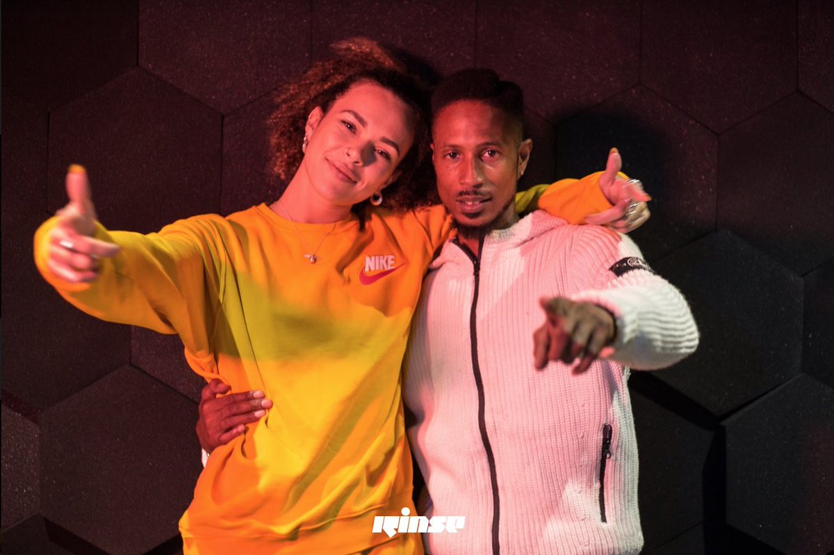 RinseFM's tweet photo. Last week @DDoubleE7 came down to the #RinseFM studio looking for a chat on #DriveWithEmerald, and ended up getting quizzed by aspiring professor @EmeraldRose π
Listen back to the full interview over on our soundcloud β
https://t.co/uEgA3cP1T1 https://t.co/TDeLJJG4u1