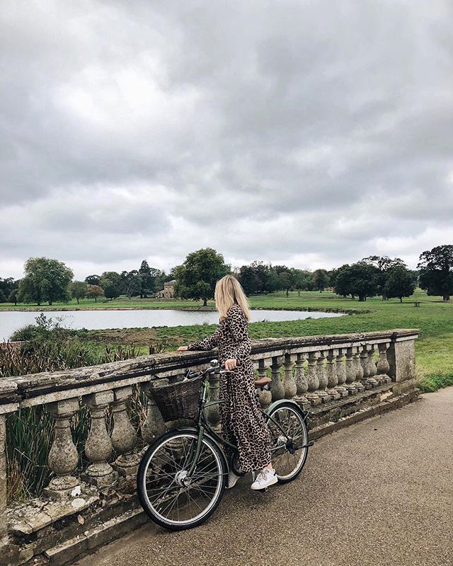 WildernessResUK's tweet photo. We loved having Angela to stay with us at Wilderness, check out that gorgeous @TheLondonMorgan in front of Sibton Manor! And what a breakfast spread... 🤩 https://t.co/G7w15OQKvs